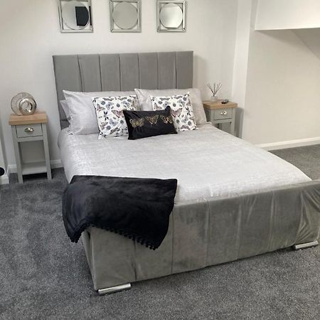 Cheshire Home Stays Крю Екстериор снимка
