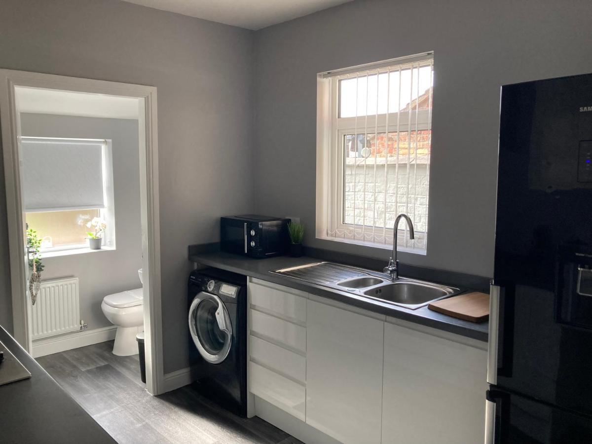 Cheshire Home Stays Крю Екстериор снимка